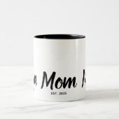 Mom Established Black Script Custom Year Zweifarbige Tasse (Mittel)