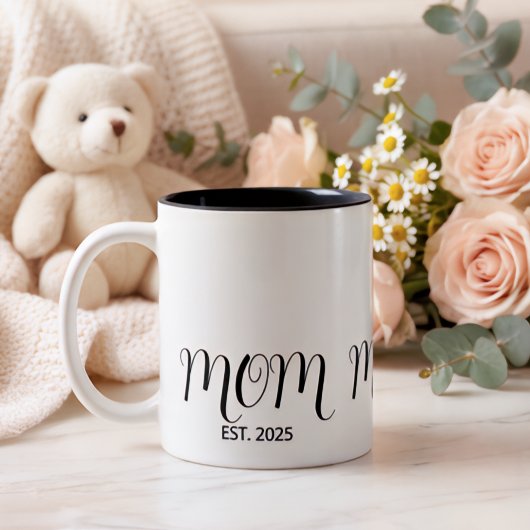 Mom Established Black Script New Mom Gift  Zweifarbige Tasse