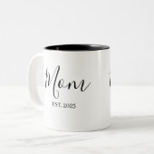 Mom Established New Mom Gift Minimalist Zweifarbige Tasse (Vorderseite Links)