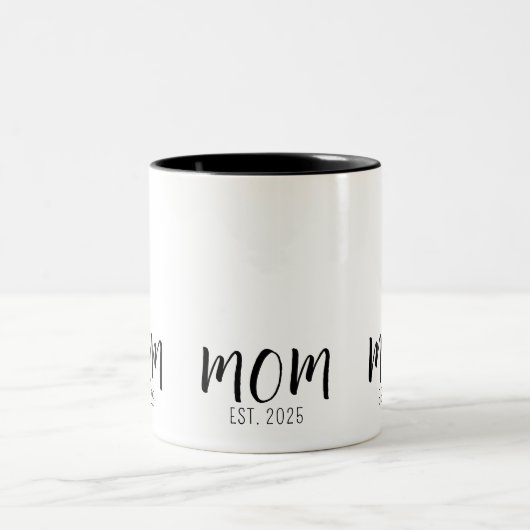 Mom Established New Mom Gift  Zweifarbige Tasse (Mittel)