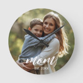 Mom Established Photo Mother's Day Runde Wanduhr (Vorderseite)
