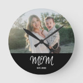 Mom Established, Photo, Script, Round Clock Runde Wanduhr (Vorderseite)