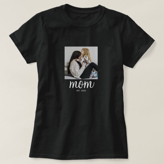Mom Established Script Photo T-Shirt (Design vorne)