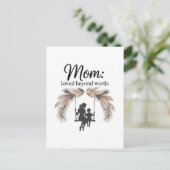 Mom Loved Beyond Words Ankündigungspostkarte (Stehend Vorderseite)