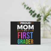 Mom Of A First Grader Shirt First Day Of School Gi (Stehend Vorderseite)
