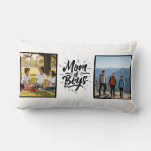 Mom of Boys Brush Script Double Photo Minimalist Lendenkissen (Rückseite)