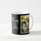 Mom of Girls Elegant Modern Script 2 Photo Black Kaffeetasse (VorderseiteRechts)