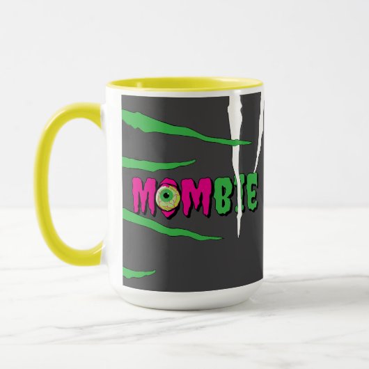 MOMbie Ghoulishly Fun Funny Halloween Tasse (Links)
