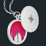 Moment erobert: Eine Rote Rose Petal Elegance Sterling Silberkette<br><div class="desc">Moment vereinnahmt: Eine Rote Rose Petal Elegance Warum wählen Sie "Moment erobert: Eine Rote Rose Petal Elegance"? Erleben Sie die zeitlose Schönheit der Natur mit unserem exquisiten Design "Moment erobert: Eine Rote Rose Petal Elegance". Dieses Kunstwerk besticht durch eine atemberaubende rote Rose mit Blütenblättern, die zart auf einem Stiel befestigt...</div>