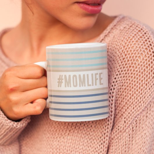 Momlife Hashtag beige blau und weiß Kaffeetasse
