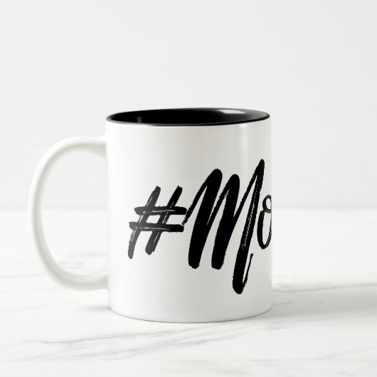 #MomLife, moderner und modischer Hashtag Entwurf Zweifarbige Tasse (Links)