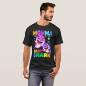 Momma of the Baby Birthday Shark Momma Shark Chris T-Shirt (Vorne ganz)