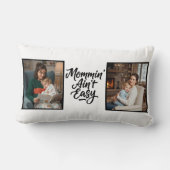 Mommin Ain't Easy Brush Script Two 2 Photo Lendenkissen (Rückseite)