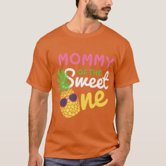 Mommy of the Sweet one 1st Bday Girl Ananas Mat T-Shirt
