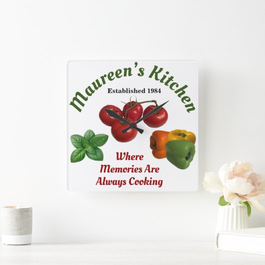 Mommy's Kitchen 'Add Your Name' Quadratische Wanduhr (Zuhause)