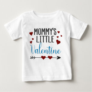 "Mommy's small Valentine" mit Herzen und Pfeil Baby T-shirt