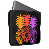 Momona Pineaple Hawaiian Neoprene Wetsuit Laptopschutzhülle (Vorne Rechts)