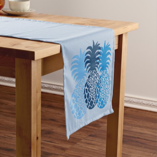 Momona Pineaple Hawaiian Tropical Kurzer Tischläufer (Beispiel)