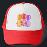 Momona Pineaple Hawaiian Tropical Truckerkappe<br><div class="desc">Momona bedeutet süßen Genuss in Hawaii’an. Und diese grafischen Ananas sind genau das! Ananas in drei Farben werden kombiniert,  um eine optionale Illusion zu schaffen. Die Kollektion besteht aus drei farbigen Geschichten: Warm,  Cool und Indigodesign.</div>