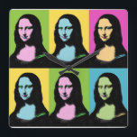 Mona Lisa - Pop Art Style  Quadratische Wanduhr<br><div class="desc">Mona Lisa ist stilisiert in Pop Art und ihr berühmtes Lächeln ist auch eingefärbt. Für Pop Kunstliebhaber. Was die Malerei Leonardo Da Vinci angeht,  so ist dies die Art Revisited !</div>