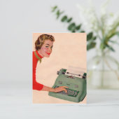 Mona und ihre neue Schreibmaschine Postkarte (Stehend Vorderseite)