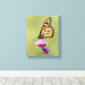 Monarch auf Blazing Star Leinwanddruck (Insitu (Holzboden))