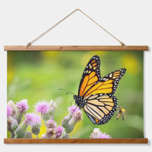 Monarch auf Distel hängender Wandteppich Mit Holzrahmen