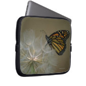 Monarch auf Löwenzahn Laptopschutzhülle (Vorne Rechts)