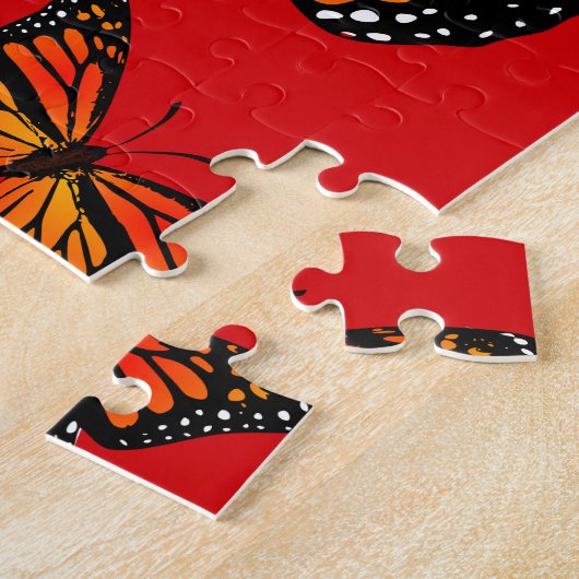 Monarch Butterfliegen auf Rot Puzzle (Seite)