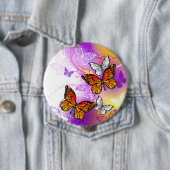 Monarch Butterflies on Purple Background Button (Beispiel)