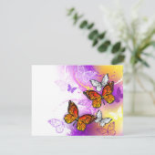 Monarch Butterflies on Purple Background Dankeskarte (Stehend Vorderseite)