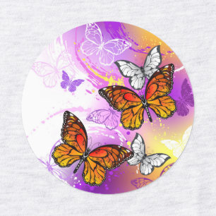 Monarch Butterflies on Purple Background Etiketten