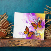 Monarch Butterflies on Purple Background Fotoplatte (Seite)