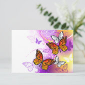 Monarch Butterflies on Purple Background Karte (Stehend Vorderseite)