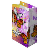 Monarch Butterflies on Purple Background Kleine Geschenktüte (Vorderseite Schrägansicht)