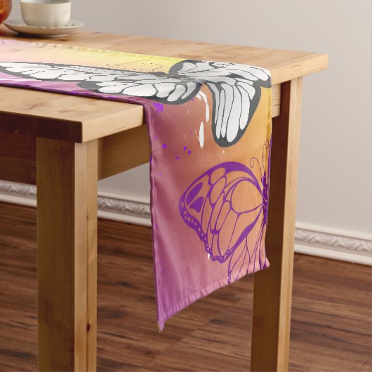 Monarch Butterflies on Purple Background Kurzer Tischläufer (Beispiel)