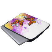 Monarch Butterflies on Purple Background Laptopschutzhülle (Vorne Knopf)