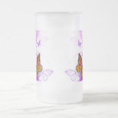 Monarch Butterflies on Purple Background Mattglas Bierglas (Mittel)