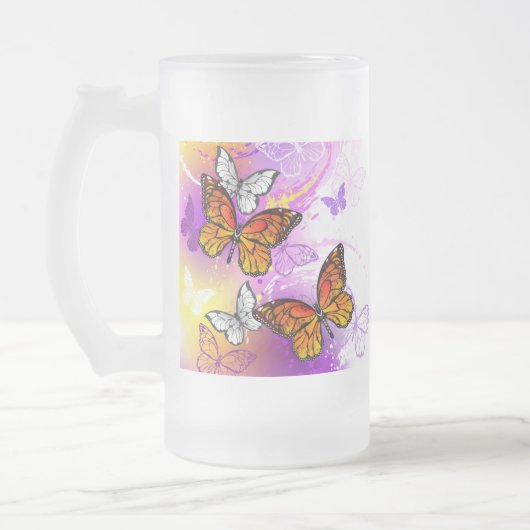 Monarch Butterflies on Purple Background Mattglas Bierglas (Links)