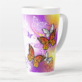 Monarch Butterflies on Purple Background Milchtasse (Rechte Ecke)