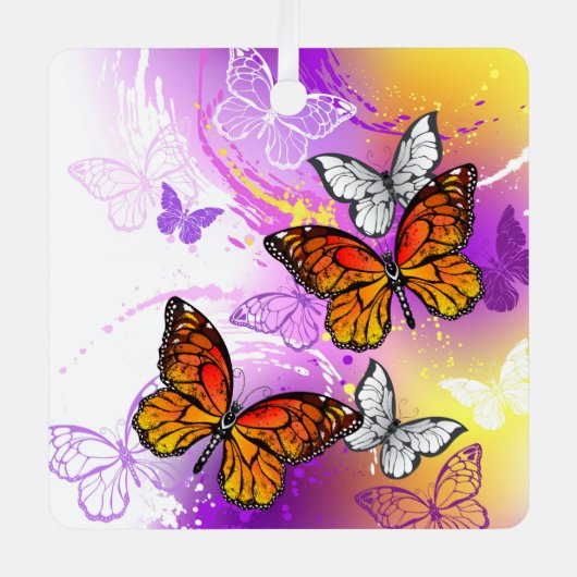 Monarch Butterflies on Purple Background Ornament Aus Metall (Vorderseite)
