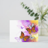 Monarch Butterflies on Purple Background Postkarte (Stehend Vorderseite)