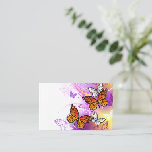 Monarch Butterflies on Purple Background Rabattkarte (Stehend Vorderseite)