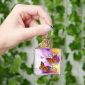 Monarch Butterflies on Purple Background Schlüsselanhänger (Hand)