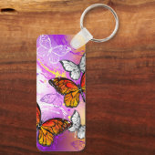 Monarch Butterflies on Purple Background Schlüsselanhänger (Rückseite)