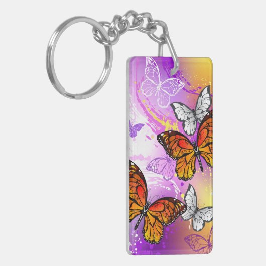 Monarch Butterflies on Purple Background Schlüsselanhänger (Vorderseite links)
