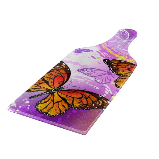 Monarch Butterflies on Purple Background Schneidebrett (Ecke)