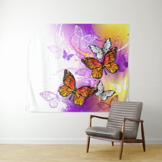 Monarch Butterflies on Purple Background Wandteppich (Beispiel (Horizontal))