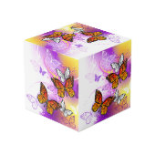 Monarch Butterflies on Purple Background Würfel (Rückseite Schrägansicht)