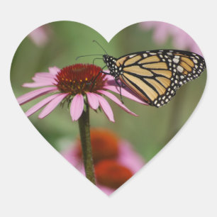 Monarch Butterfly auf Blume Herz-Aufkleber